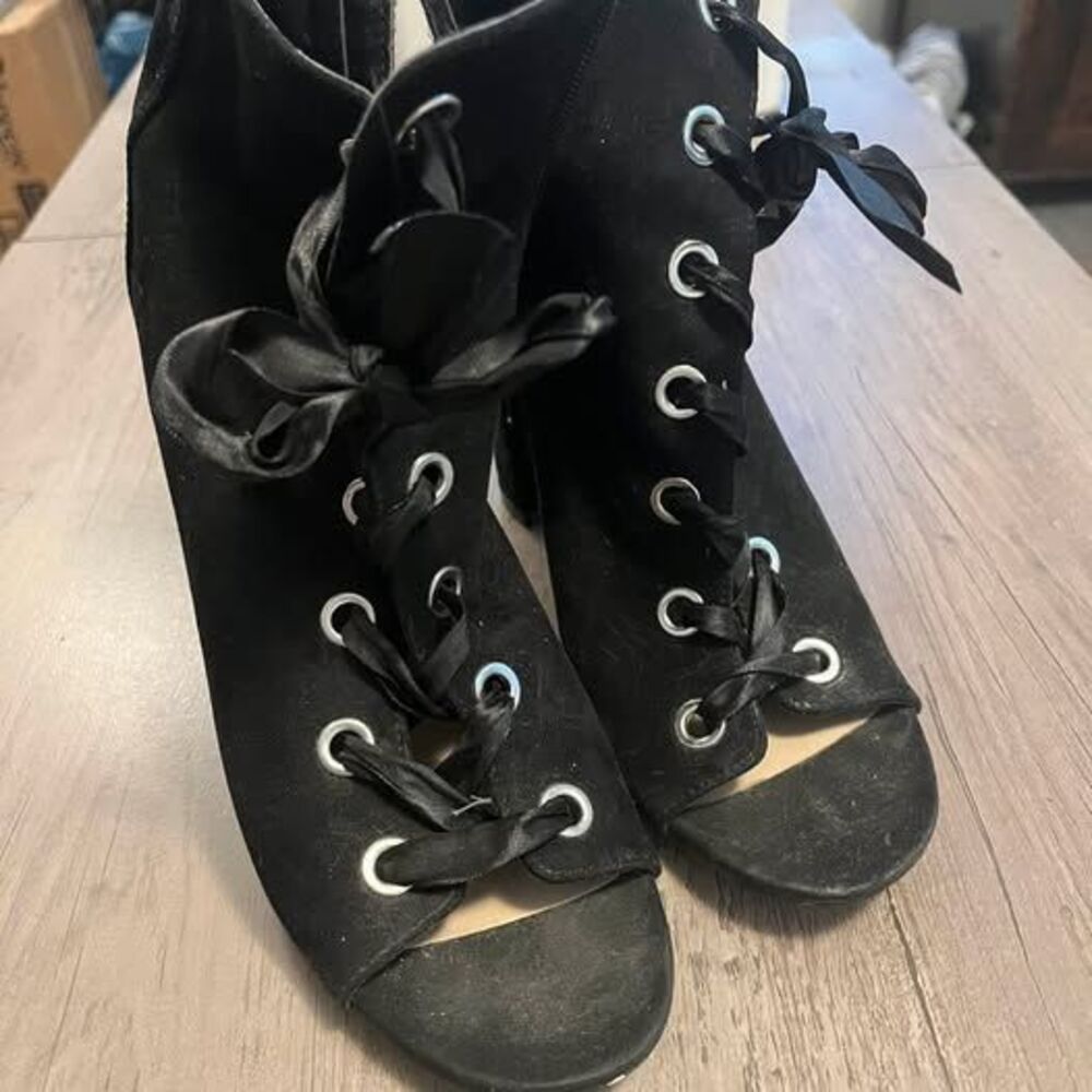 Leander Black Lace-Up Peep Toe Block Heel Booties Size 8